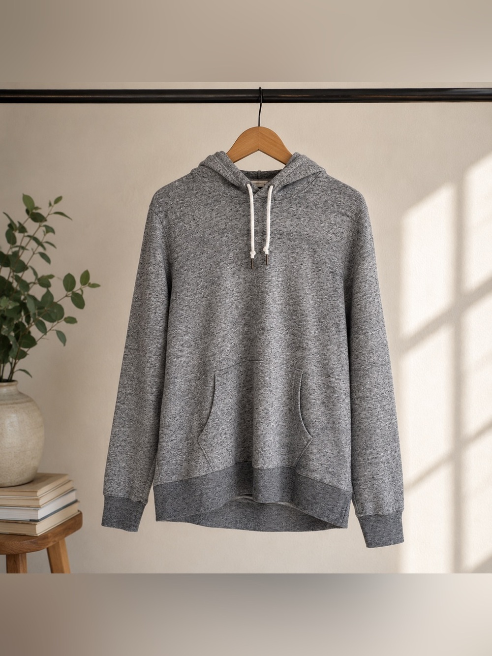 Old Navy Men’s Heather Gray Hoodie pre loved